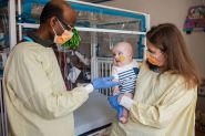 Un bébé américain soigné par une thérapie génique sur-mesure, une première