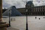 Vol au Louvre: cinq nouvelles interpellations, annonce la procureure de Paris