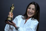 L’actrice Michelle Yeoh célébrée pour sa carrière avec l’Ours d’or à Berlin 2026