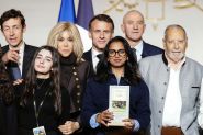 France: à l'ère des écrans, un plan pour «réenchanter» la lecture chez les jeunes