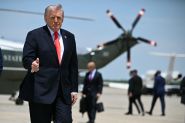 Trump to Meet Cabinet at Camp David on Iran