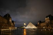 Casse du Louvre: deux mises en examen attendues, bijoux toujours dans la nature