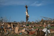 Severe Tornadoes Kill More Than 25 in South-Central Us