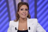 Du micro au prompteur: Léa Salamé prend les commandes du 20H de France 2