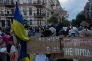 Low Hopes as Ukraine and Russia Mull New Peace Talks in Istanbul Amid US Deadline Pressure