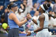 Anisimova Thrashes Gauff in 58 Minutes to Make China Open Final