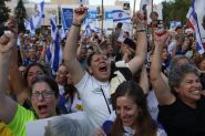 Gaza: Israeli Hostages Handed Over to the Red Cross