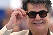 Jafar Panahi condamné par contumace à un an de prison: le retour des entraves pour le cinéaste iranien