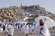 Muslim Pilgrims Ascend Mount Arafat for Hajj's Pivotal Day