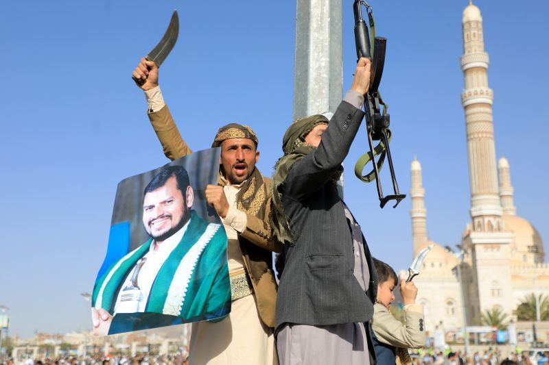 Yemeni Minister Calls for Arrest of Huthi Leaders Attending Nasrallah’s Funeral 