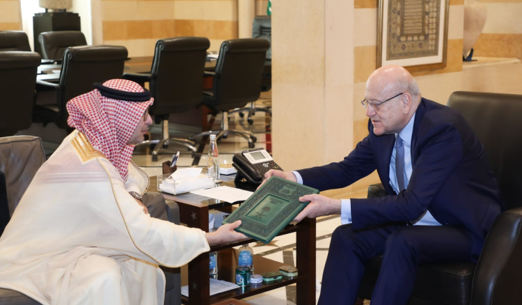 Boukhari Delivers an Invitation to Mikati for the Riyadh Summit