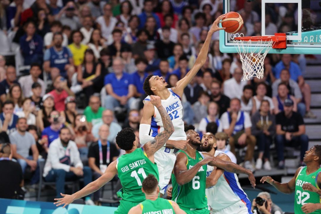 Wembanyama Sparkles to Give Hosts France Winning Start in Olympic Basketball