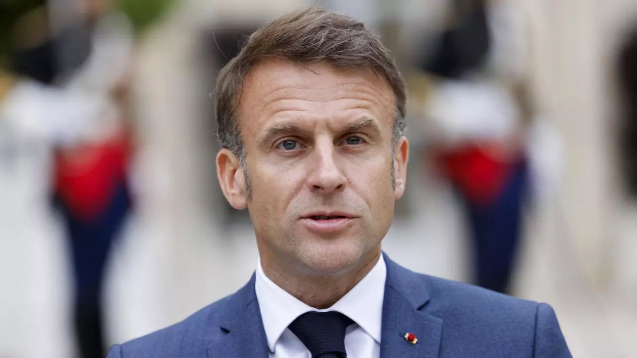 Macron to Visit Lebanon After Election of New President