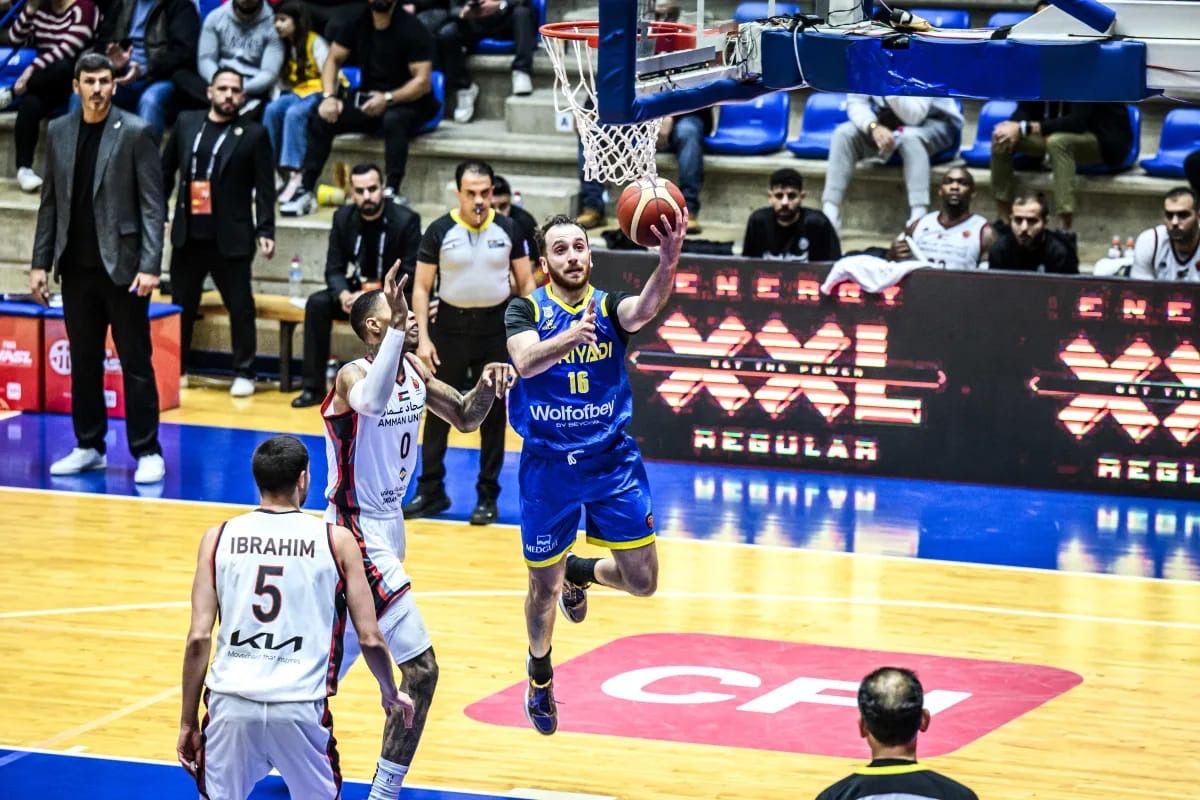 Basket-WASL: Al Riyadi Dominates, Amman Overwhelmed by the Yellow Storm