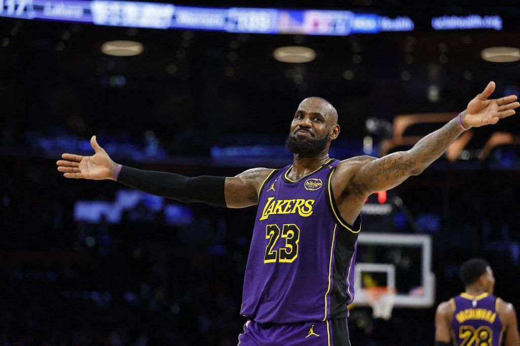 James's 42 Points Lead Lakers Over Warriors, Mavs Top Celtics in NBA Finals Rematch