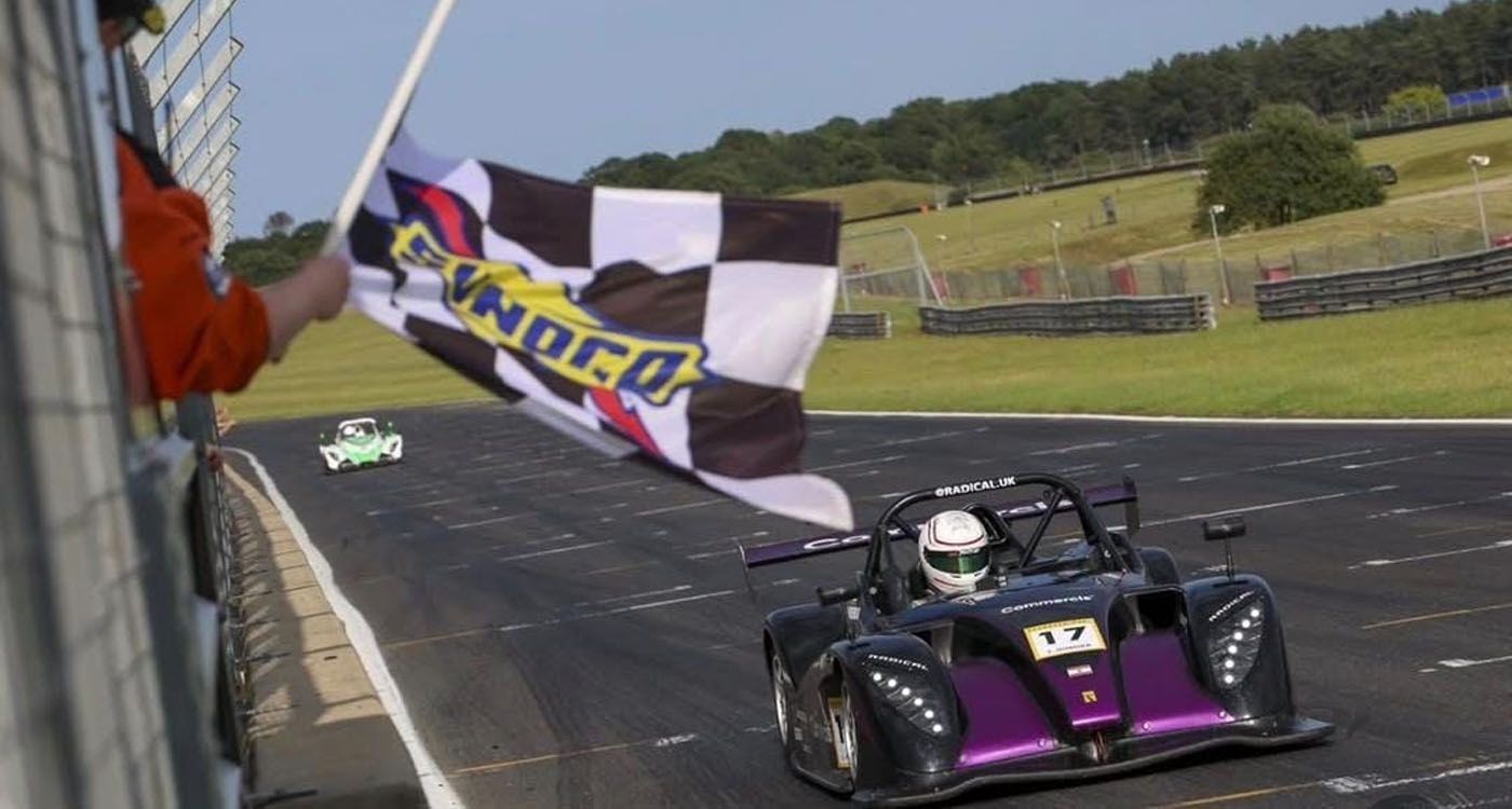 Auto – Hobeika Bounces Back and Lands on the Podium At Snetterton