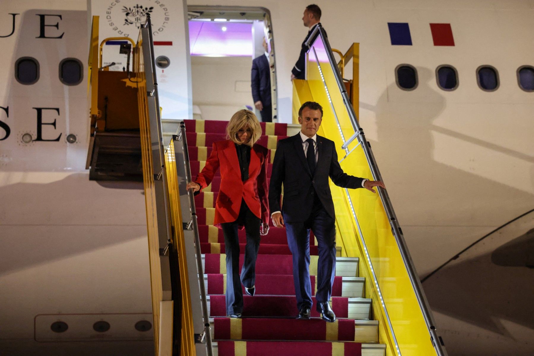 Brigitte, Macron and the Republican Fantasy: Analyzing a Viral Moment