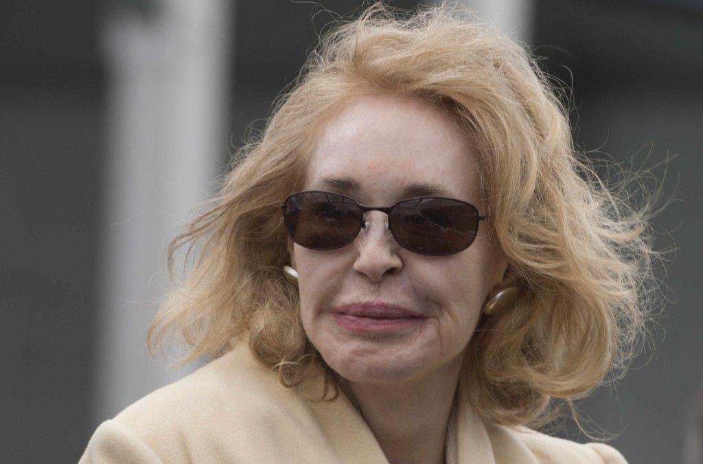 Joan Kennedy, Matriarch in Political Dynasty, Dies at 89