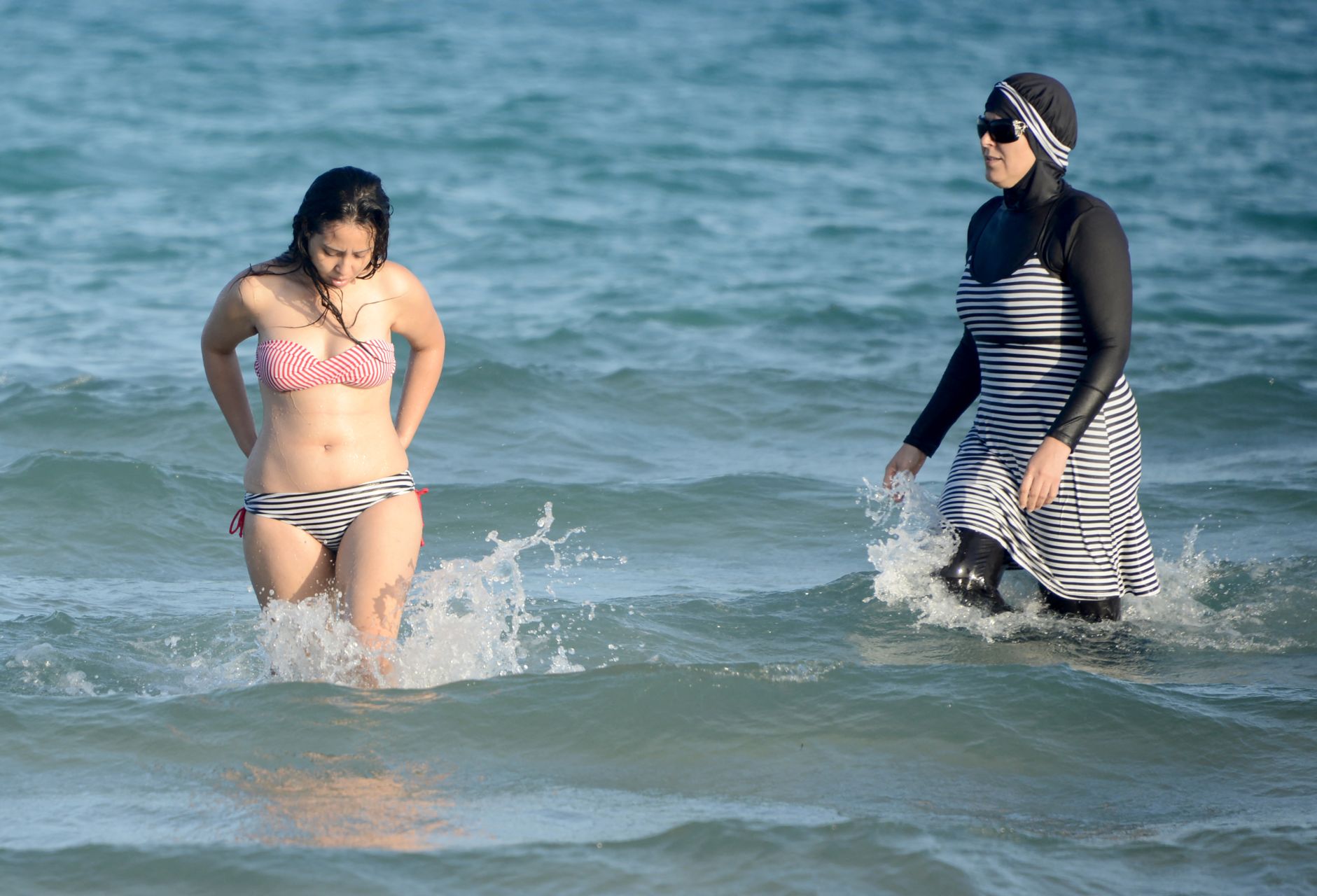 Syria Decrees Full Body Swimwear for Women on Public Beaches