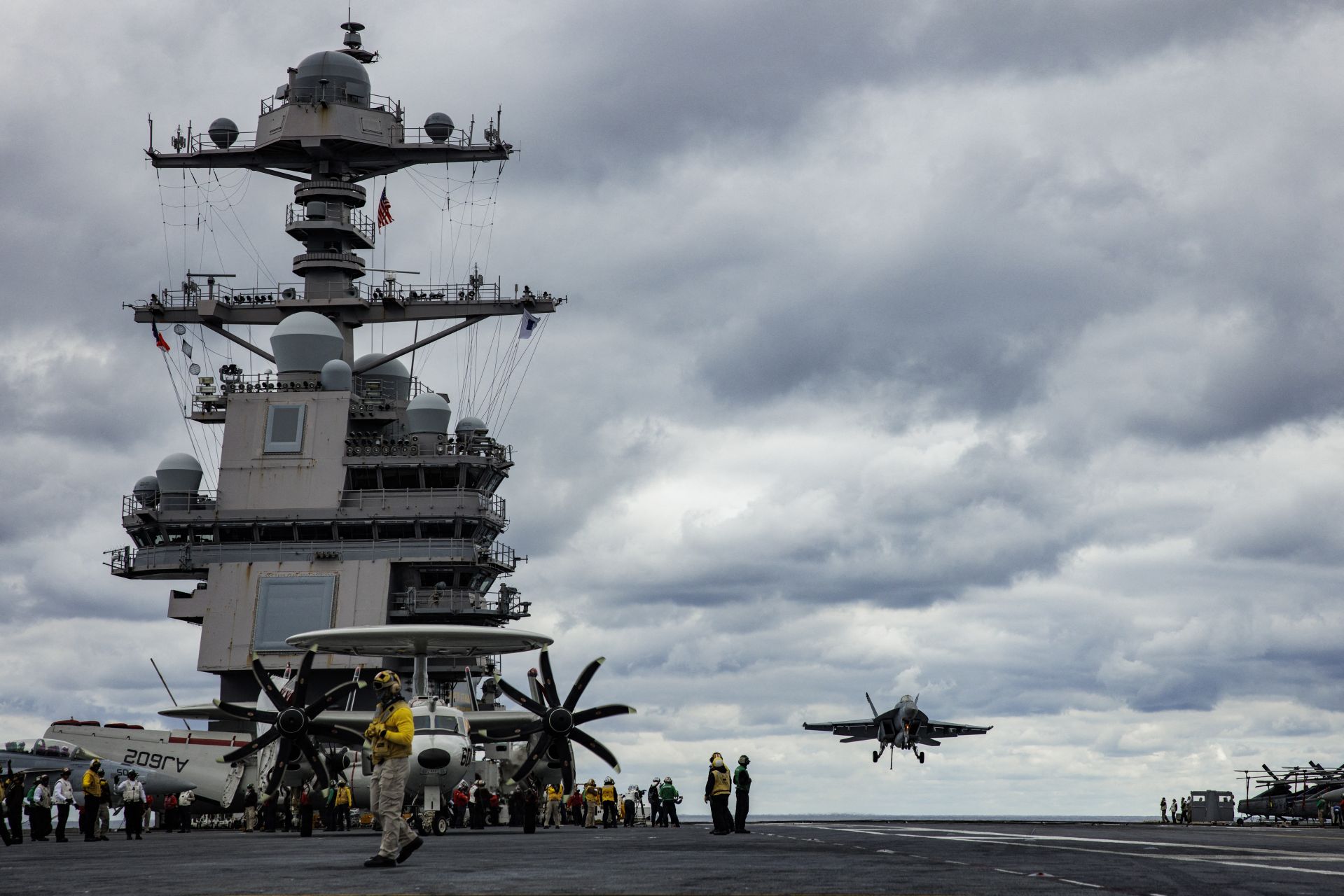 Washington Deploys Third Aircraft Carrier Near the Middle East