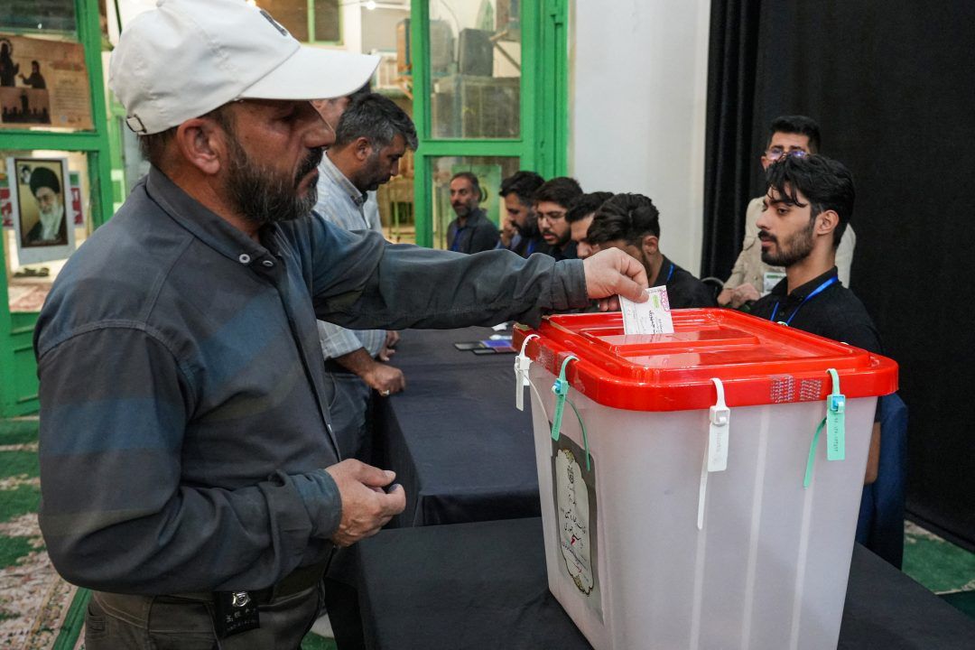 Polls Open in Iran's 2nd Round Presidential Election