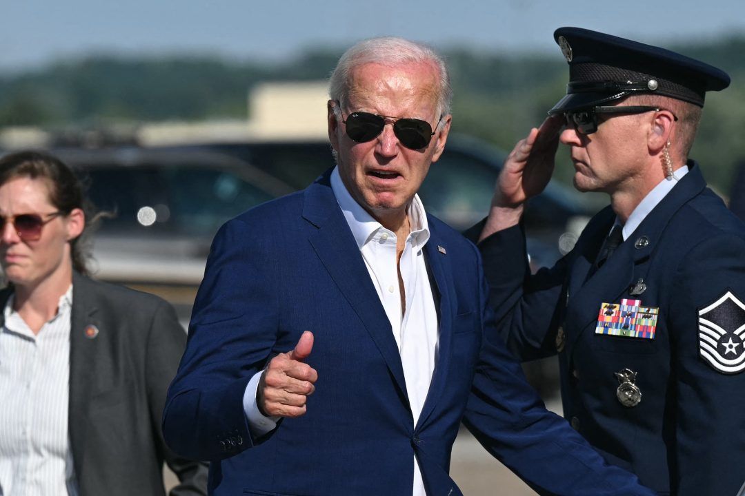 Biden Faces Critical Week as Dissent Grows in Democratic Party