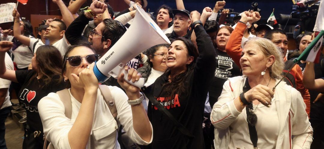 Mexican Senate Invaded by Hundreds of Protesters