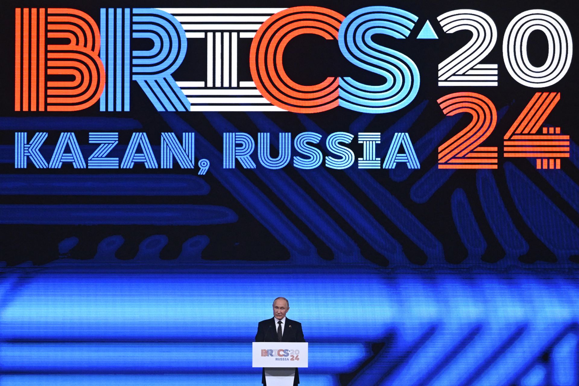 Putin Warns of Attempts to Defeat Russia Ahead of BRICS Summit