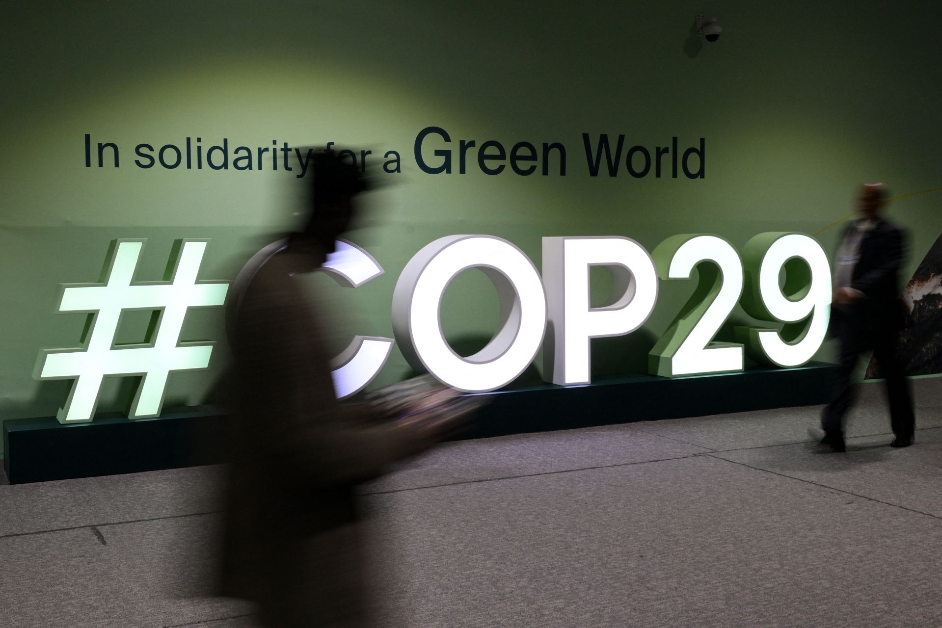 Deadlocked COP29 Awaits Fresh Draft Deal on Final Day