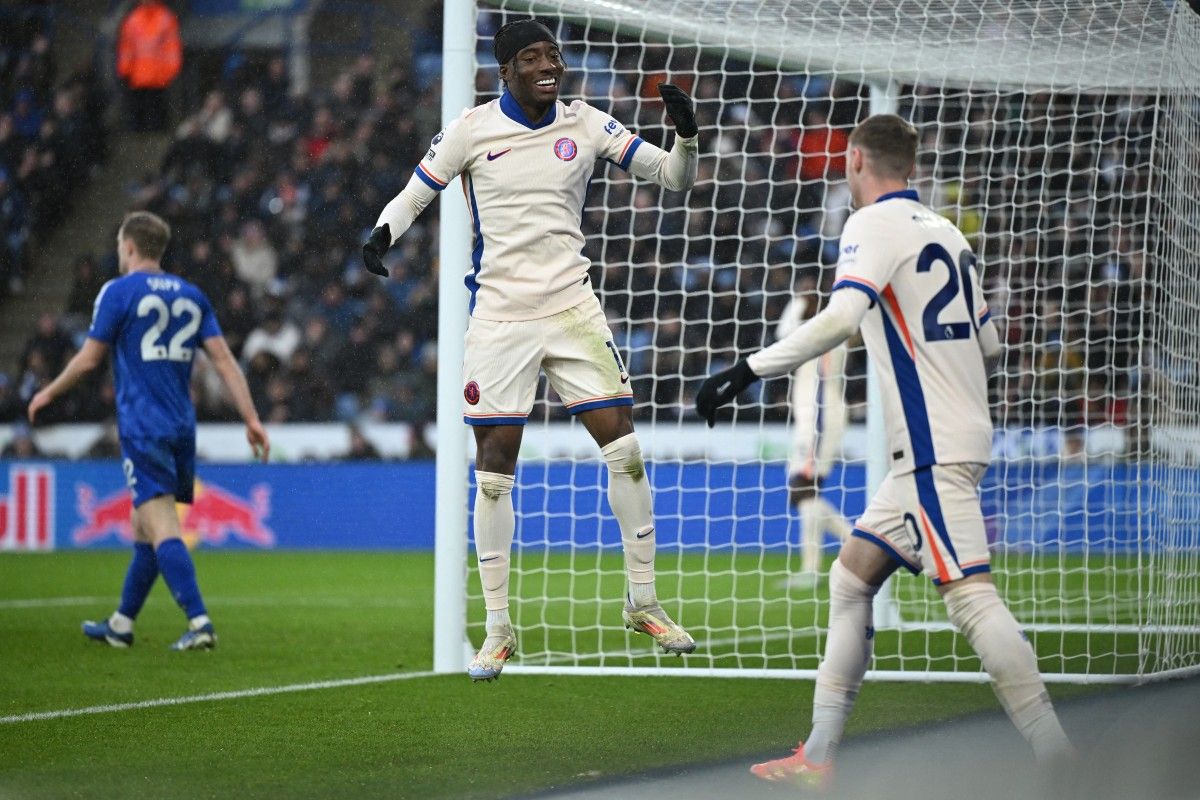 Football: High-Flying Chelsea See Off Leicester