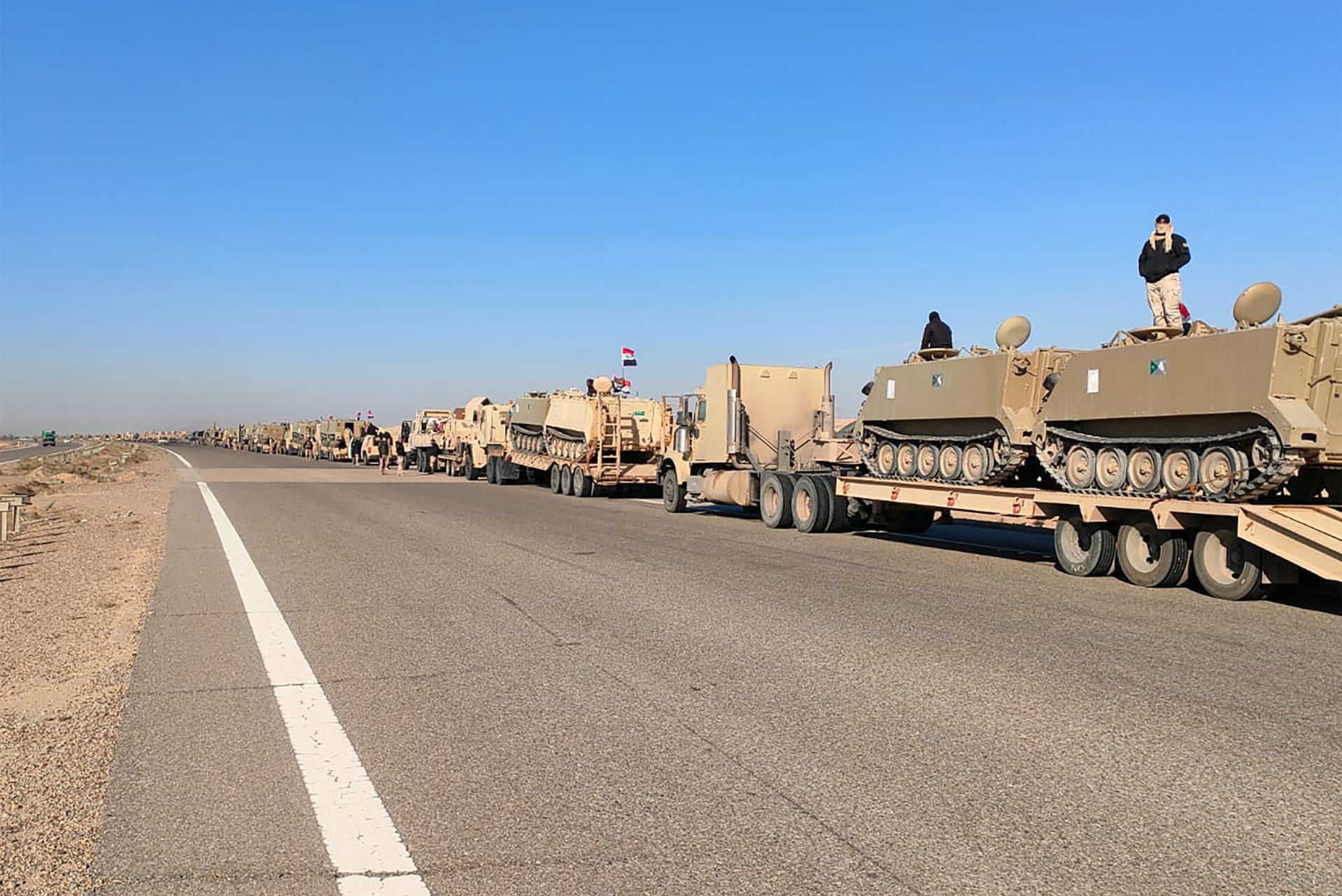 Iraq Deploys Armored Vehicles to Border With Syria