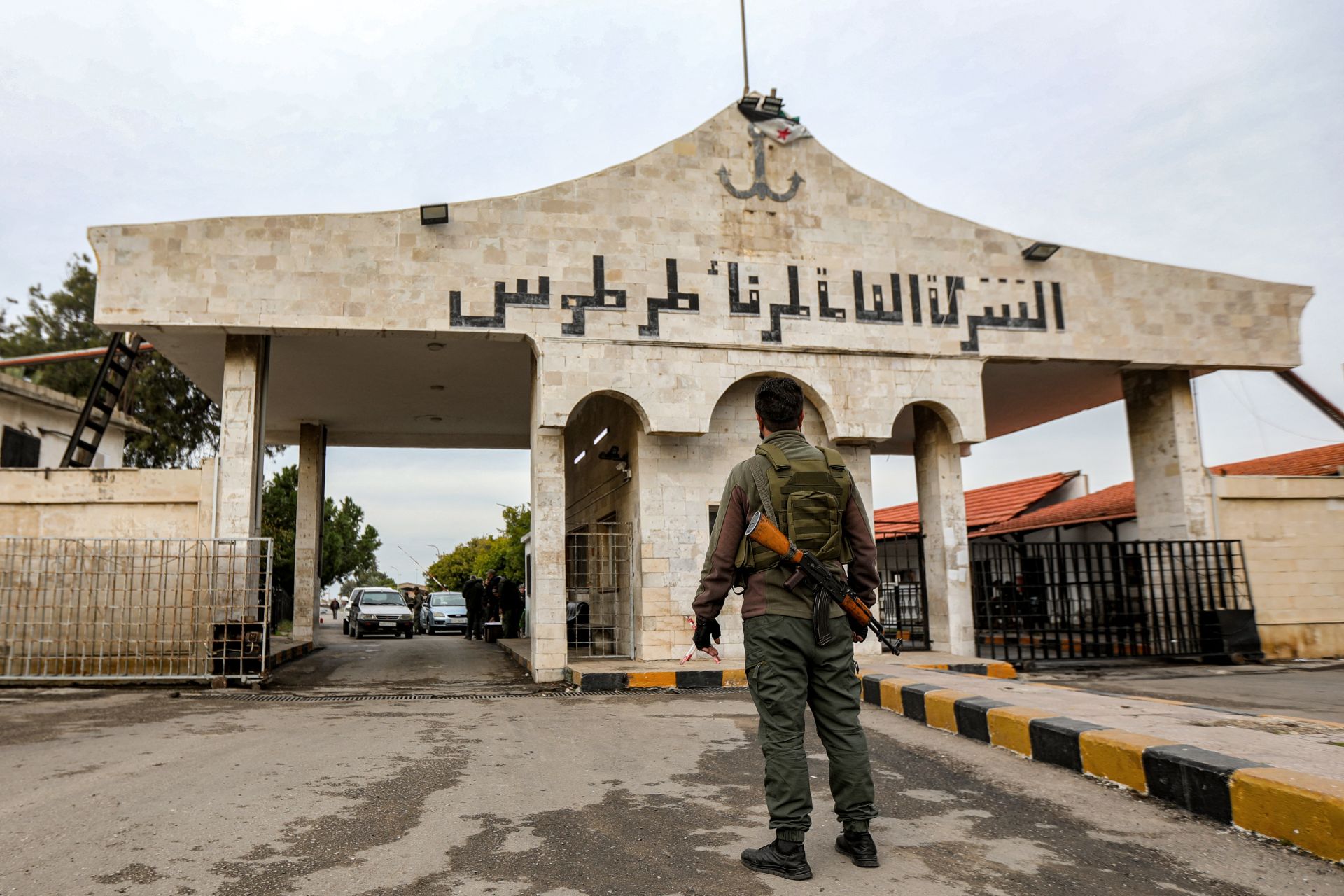 Syria Forces Carry out Operation against Pro-Assad Fighters in Tartus