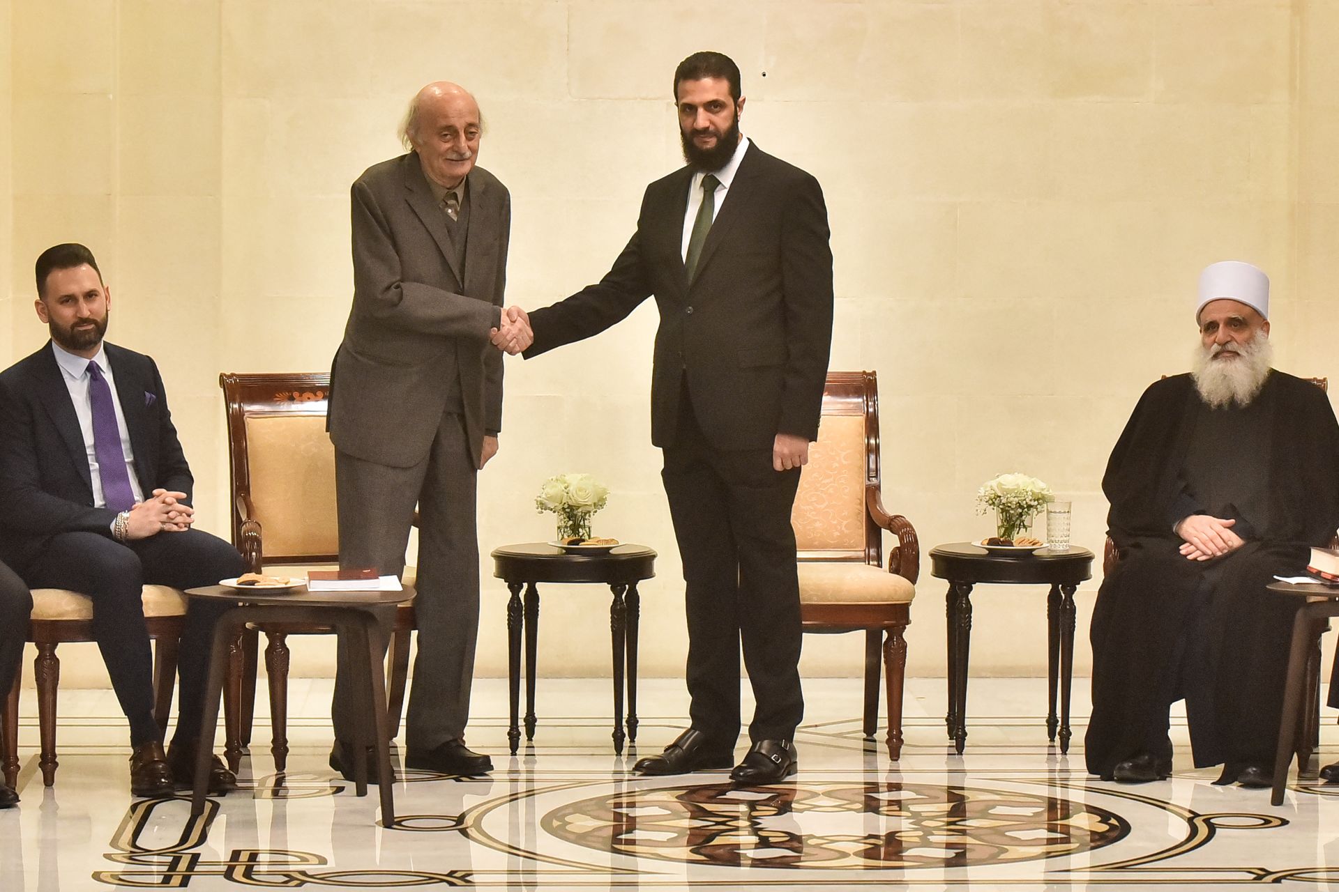 Jumblatt's Post-Assad Visit to Damascus: A Push for Diplomatic Renewal and Accountability