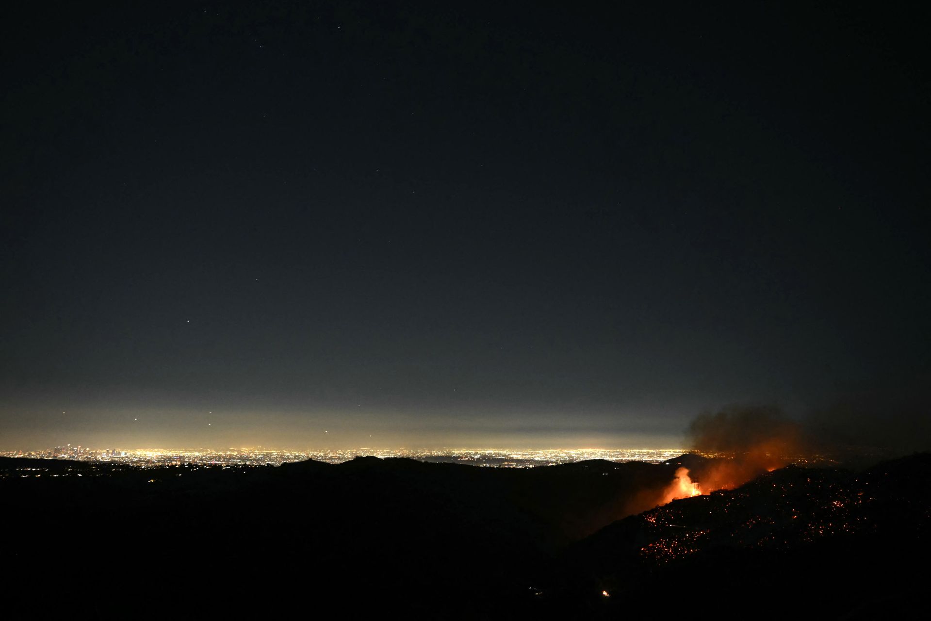 Fueling the Los Angeles Fires: the Santa Ana Winds