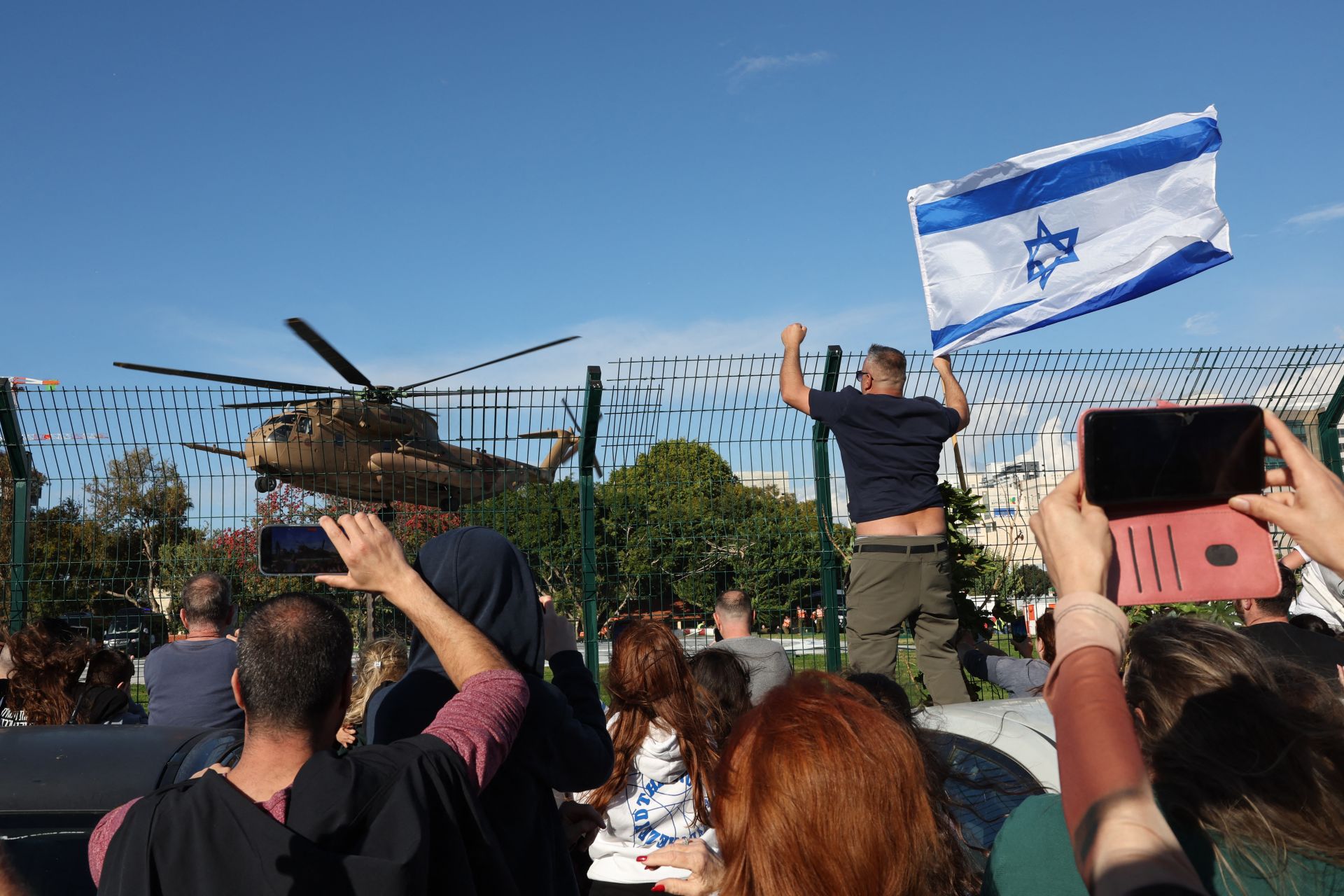 Israel Blocks Gazans' Return to Territory's North Unless Civilian Woman Hostage Freed