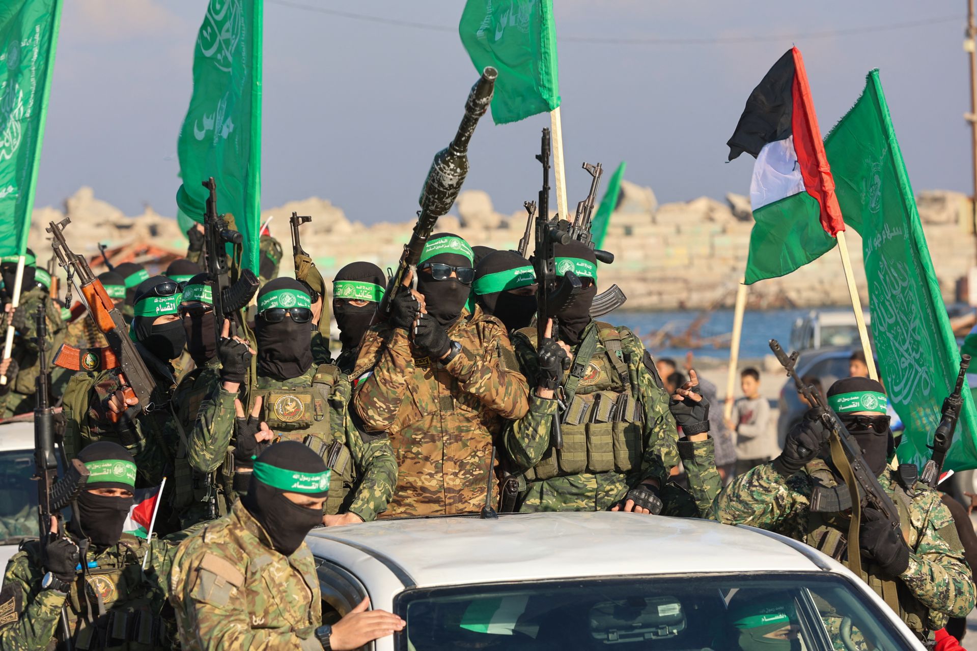 Hamas Fires at Tel Aviv in First Riposte to Deadly Israel Assault