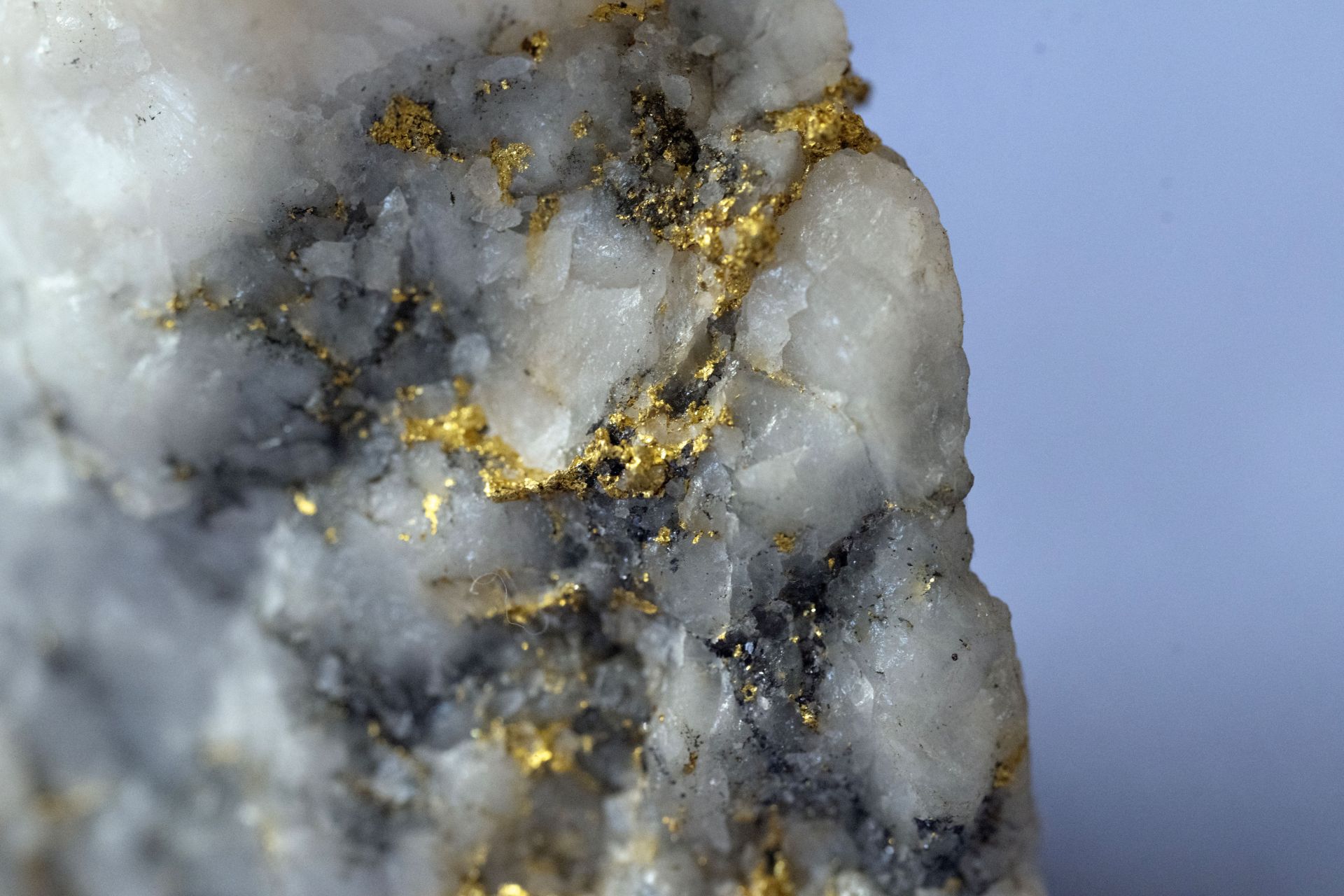 Iran Announces Discovery of Major Gold Deposit