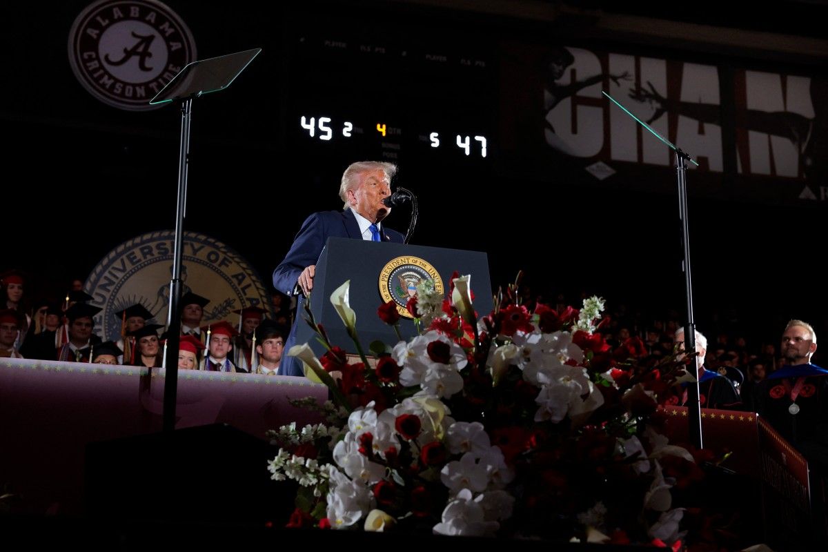 US Expects Iran Talks but Trump Presses Sanctions