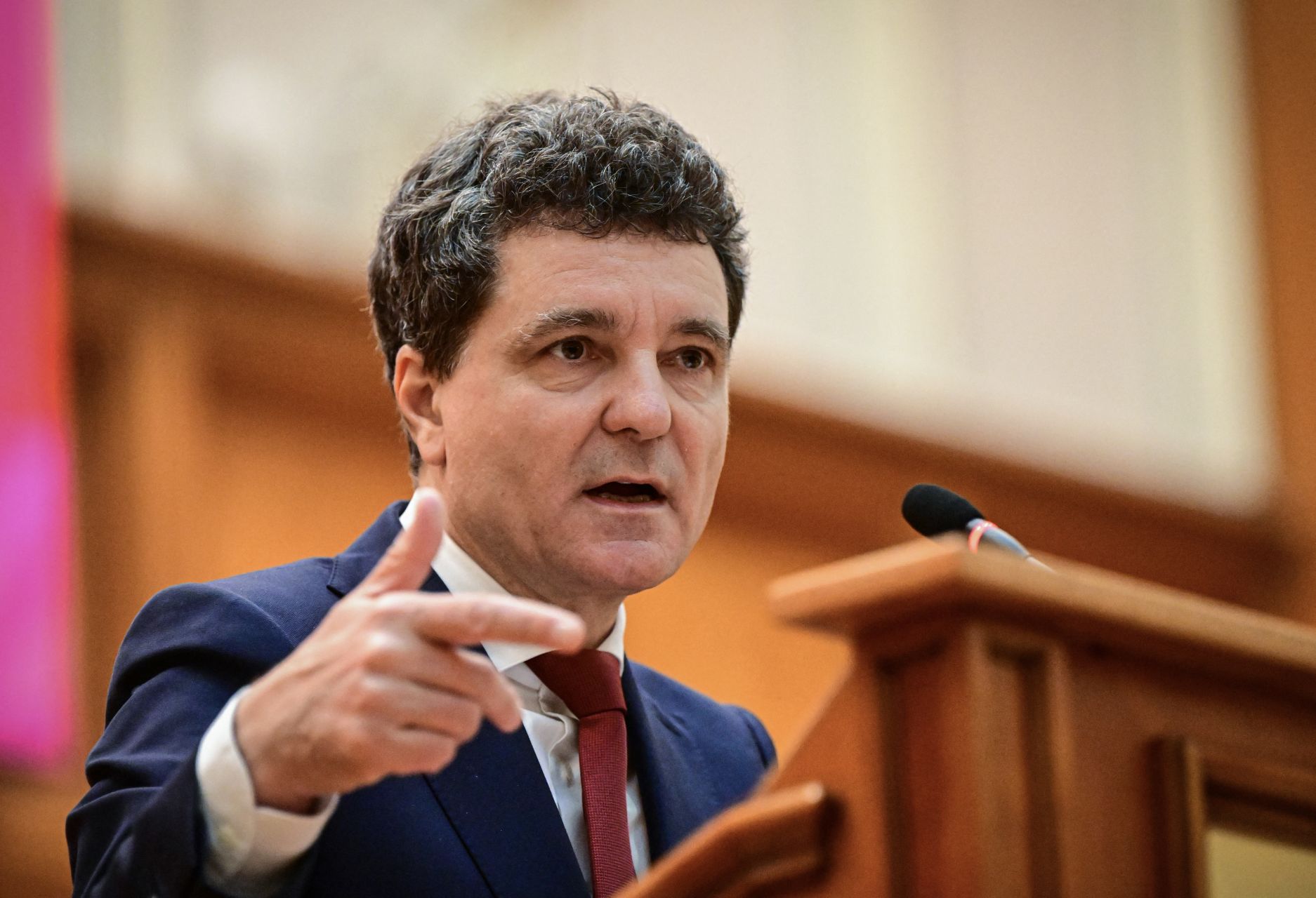 Pro-EU Centrist Nicusor Dan Sworn in as Romania President