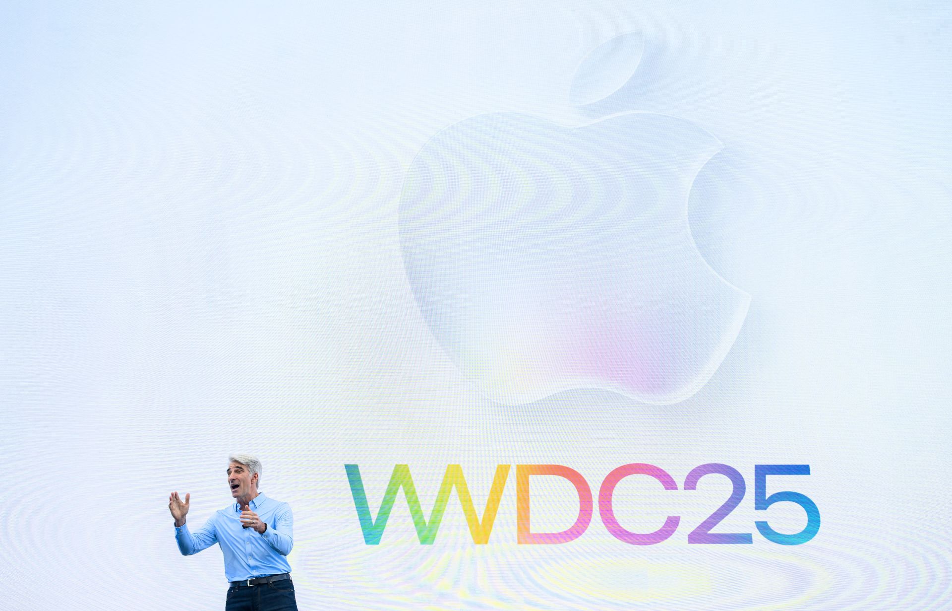 Apple Plays it Safe on AI Despite Wall Street Pressure