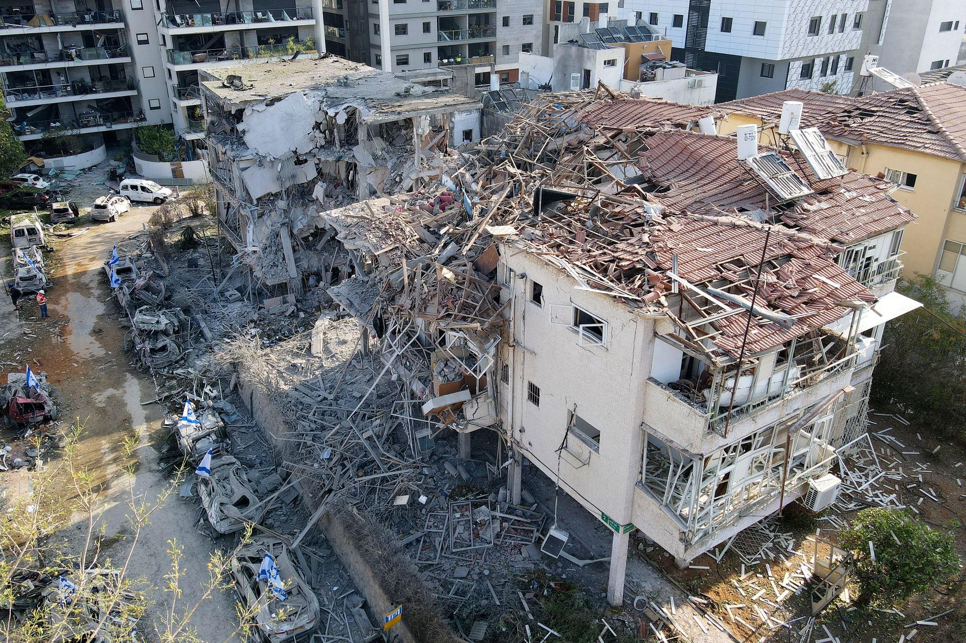 Israel Warns 'Tehran Will Burn' after Wave of Missile Fire