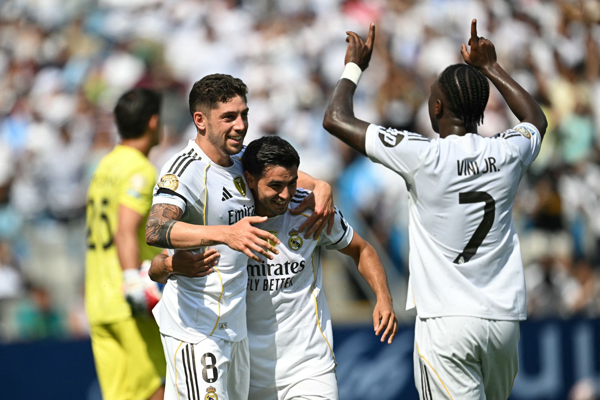 Ten-Man Real Madrid Show Class in Pachuca Win