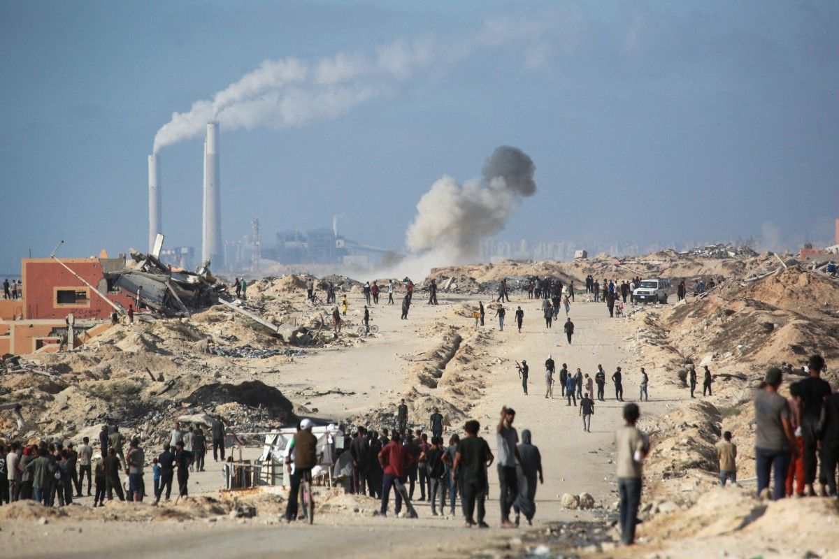 Gaza Rescuers say Israeli Forces Kill 25, Including 12 in Shelter for Displaced