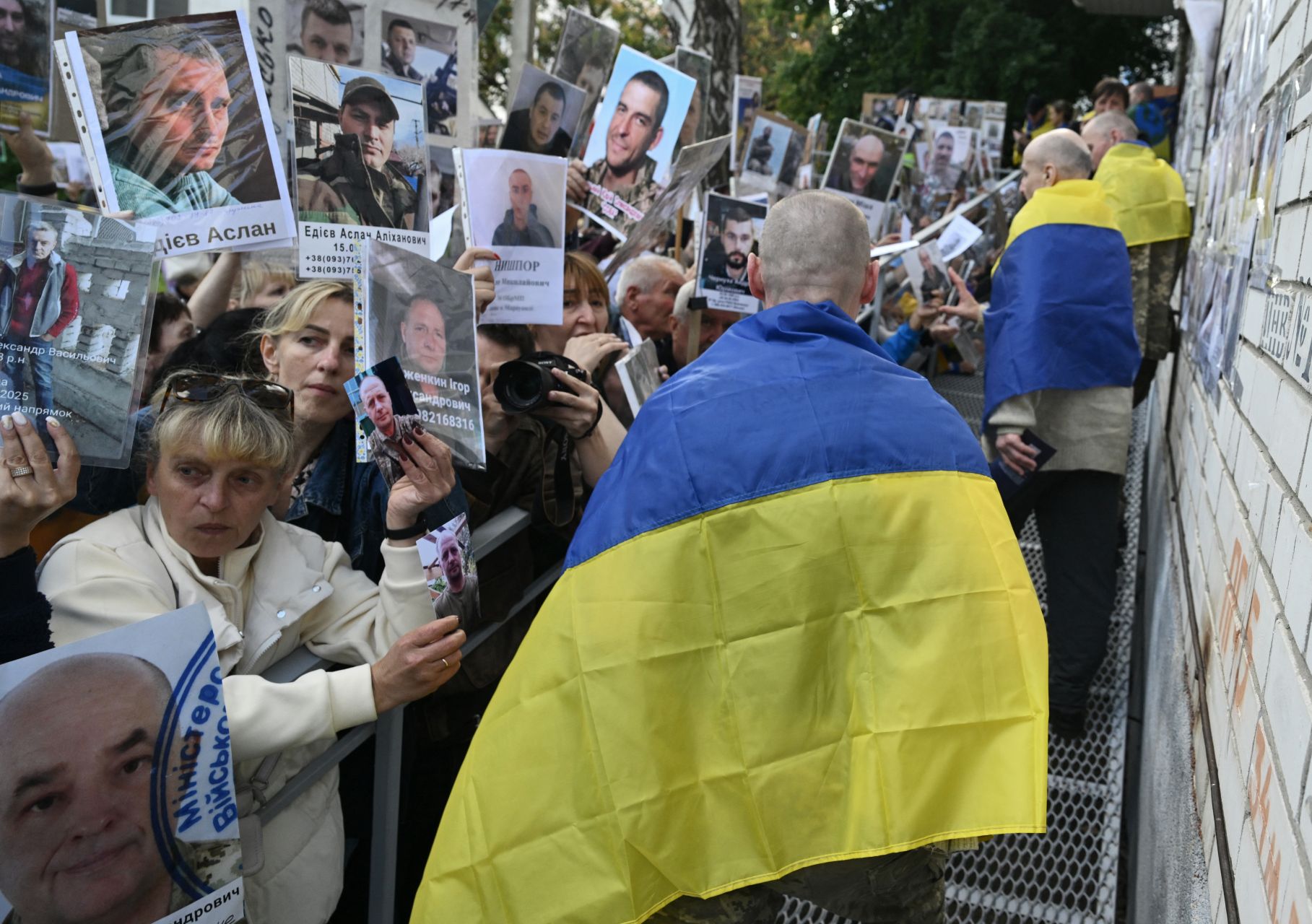 Russia and Ukraine Exchange Prisoners and Civilians