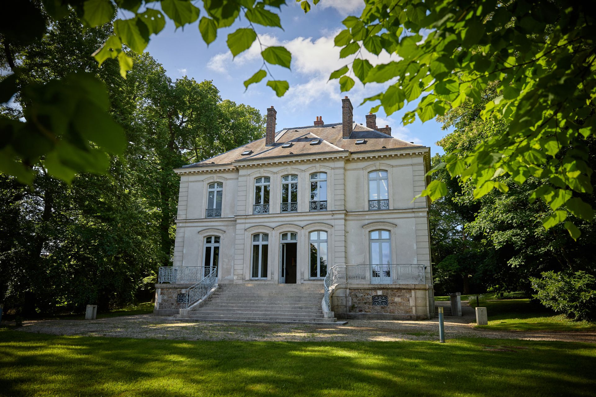 Karl Lagerfeld’s Private French Villa Heads to Public Auction