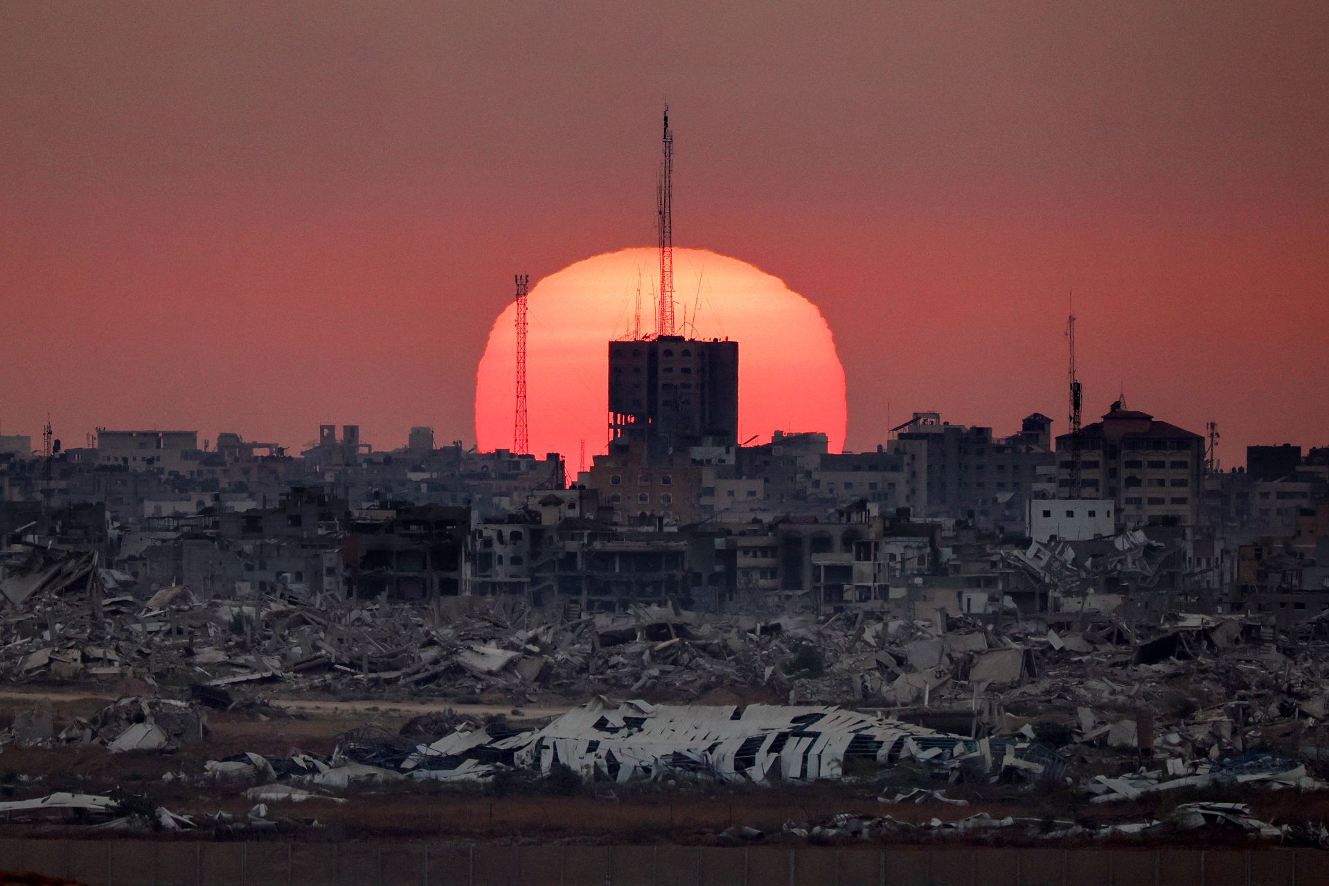 Netanyahu vows to uproot Hamas as ceasefire proposals are discussed