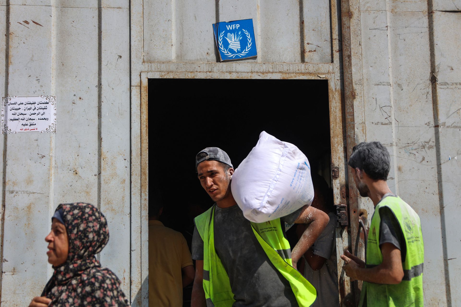 UN to Use 'Humanitarian Pauses' to Try to Reach Gaza's Starving