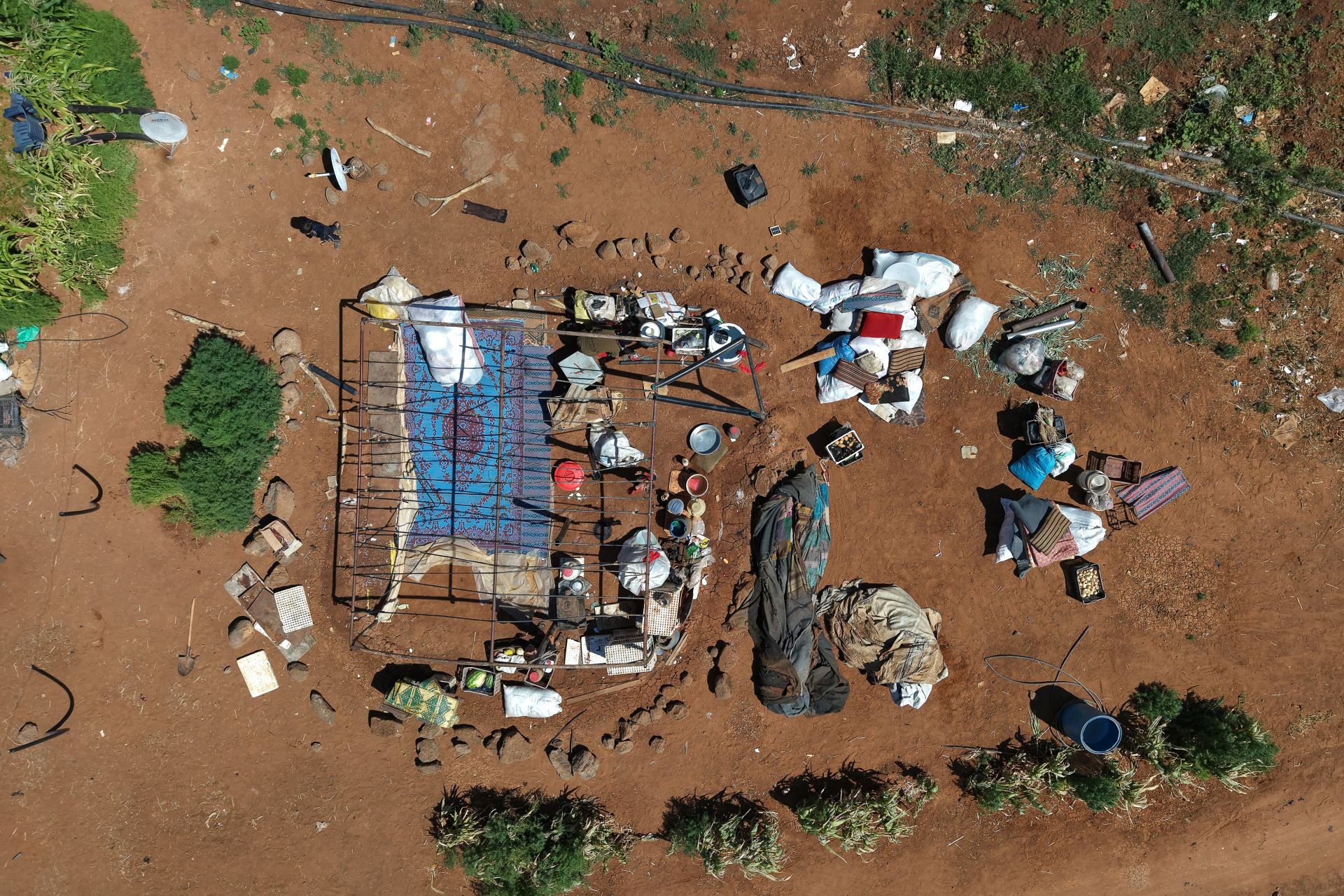 Syria: Bedouin Tribes Mobilize, Damascus Redeploys Troops, Israel Delivers Humanitarian Aid