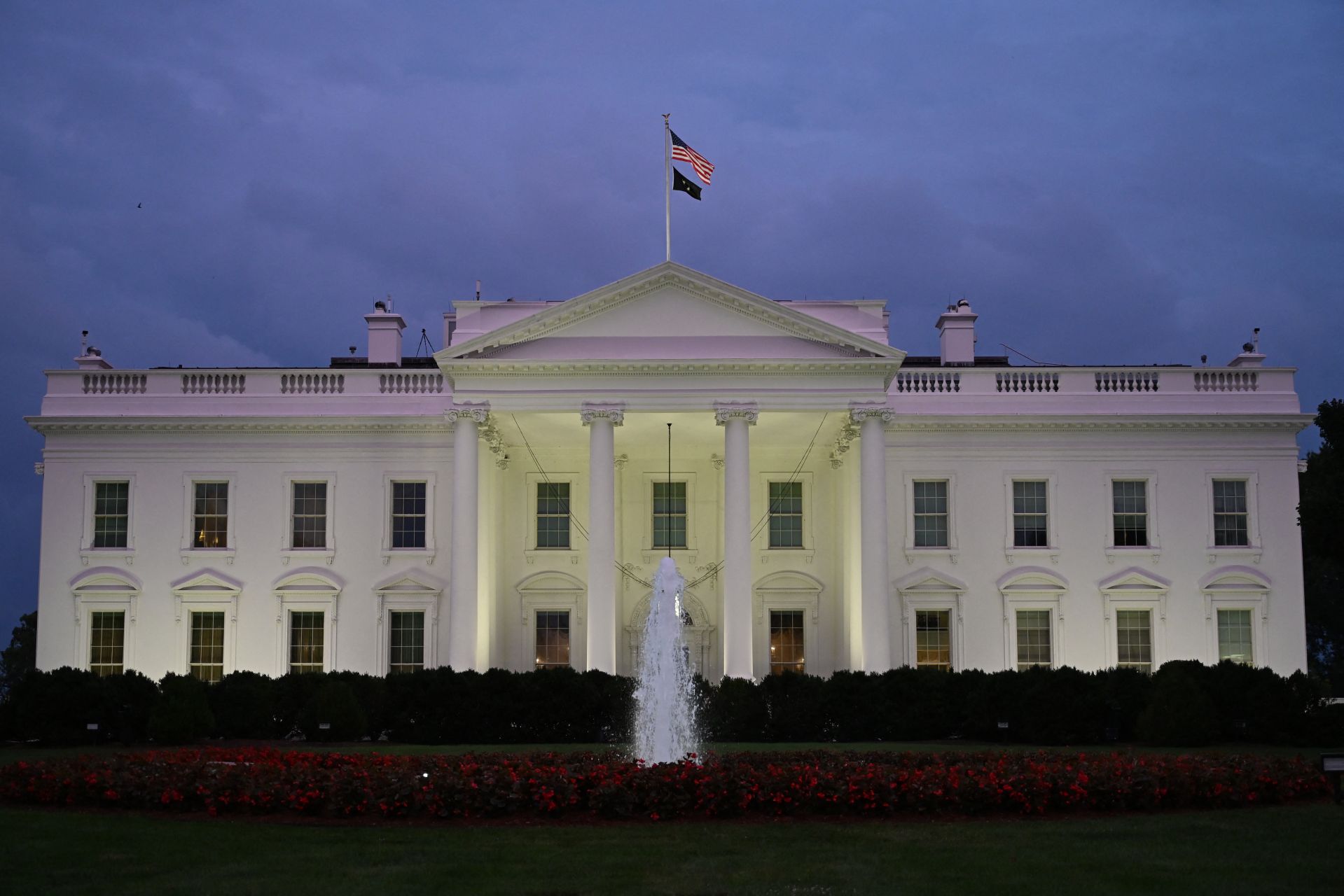 Trump Tightens Grip on Security in US Capital