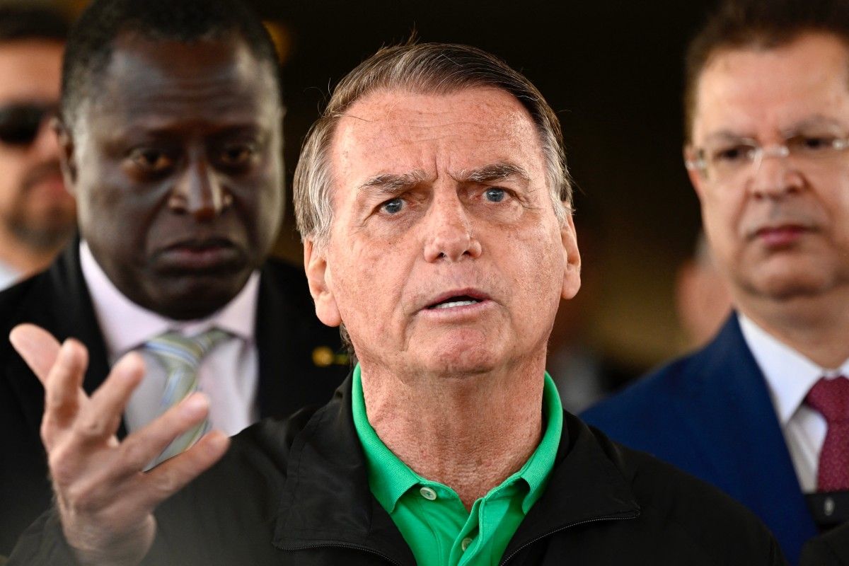 Brazil Judge Puts Ex-President Bolsonaro Under House Arrest